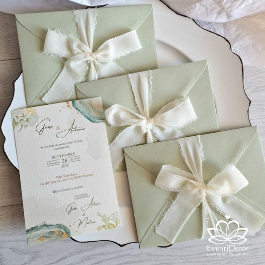 Partecipazione nozze verde salvia e fiocco chiffon - EventiDecor