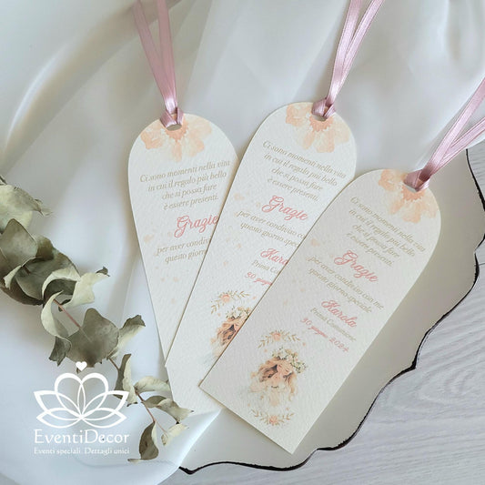 Segnaposto segnalibro in cartoncino con grafica bimba/ragazza con fiori